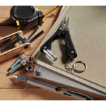 Sklopivi višenamenski nož sa svjetiljkom